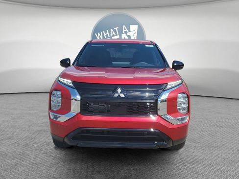 New 2026 Mitsubishi Outlander LE AWD/4WD image 8