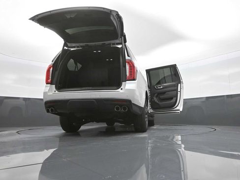 Used 2022 GMC Yukon XL AT4 AWD/4WD image 48