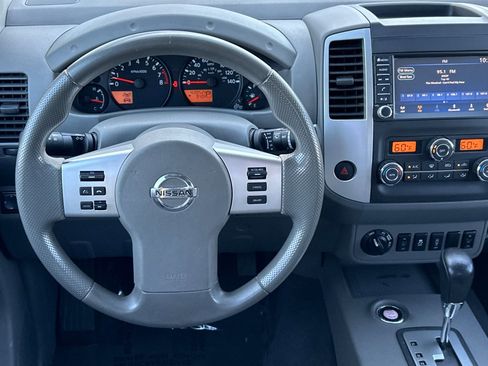 Certified 2021 Nissan Frontier SV w/ Midnight Edition Floor Mats image 14