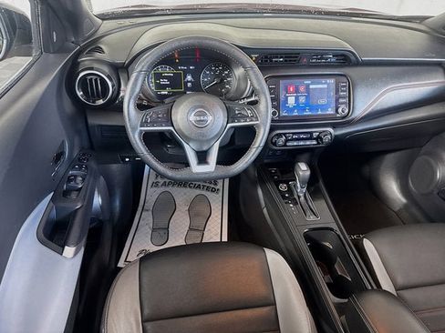 Used 2023 Nissan Kicks SR w/ SR Premium Package FWD image 18