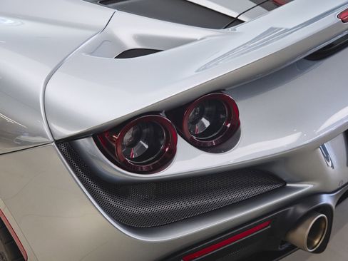 Used 2023 Ferrari F8 Tributo image 22