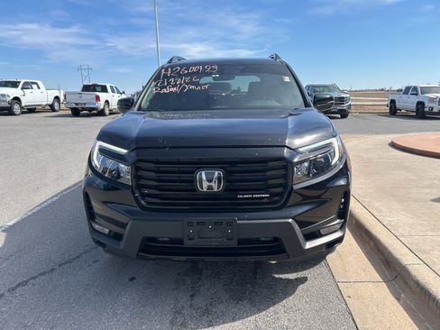 Used 2024 Honda Passport Black Edition image 2