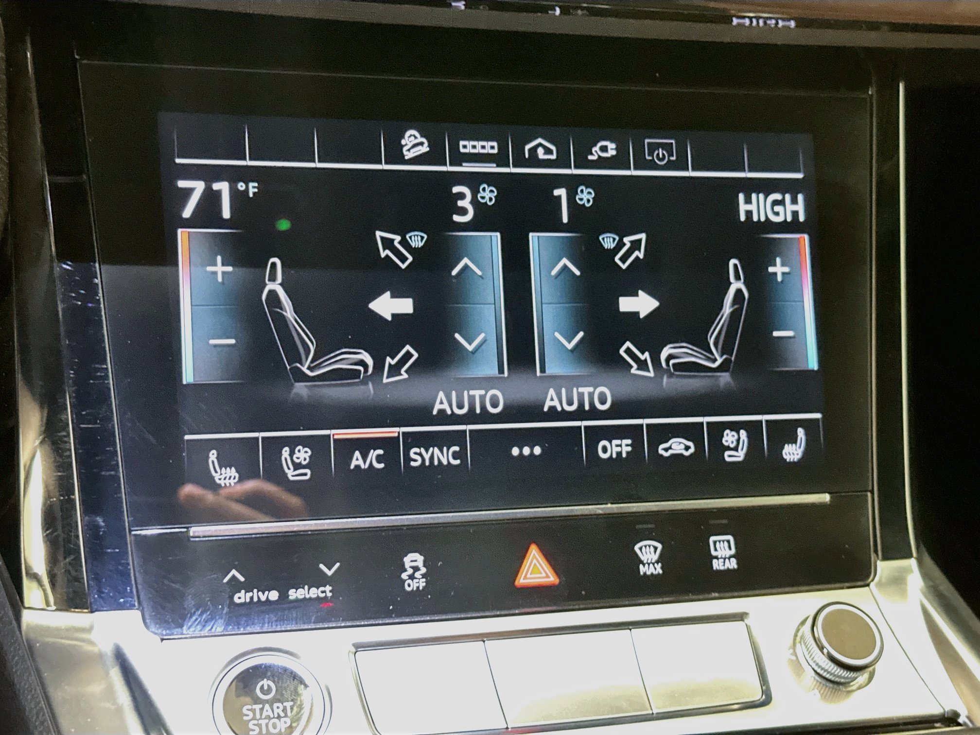 Used 2022 Audi e-tron Premium Plus AWD/4WD image 24