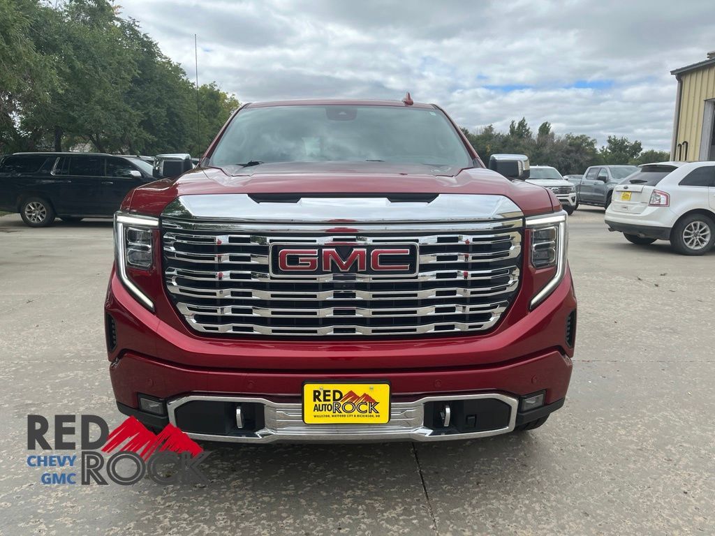 Used 2024 GMC Sierra 1500 Denali w/ Denali Reserve Package AWD/4WD image 1