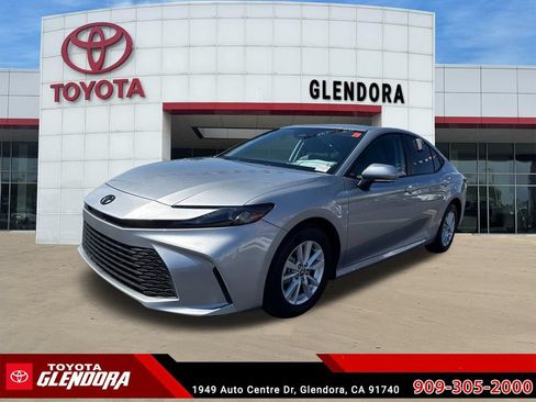 Used 2026 Toyota Camry LE FWD image 5
