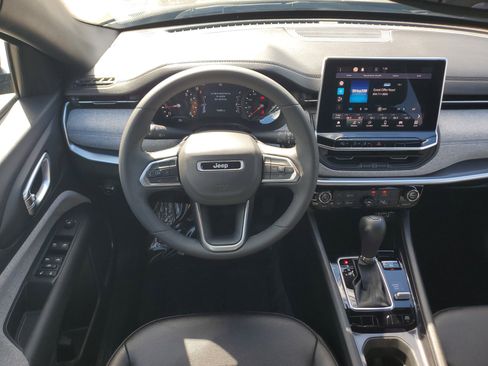 Used 2023 Jeep Compass Latitude image 18