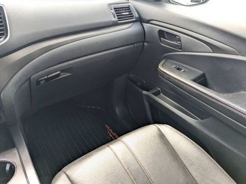 Used 2025 Honda Passport TrailSport image 17