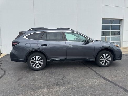 Used 2021 Subaru Outback Premium AWD/4WD image 3