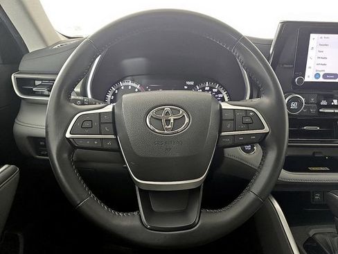 Used 2023 Toyota Highlander XLE image 21