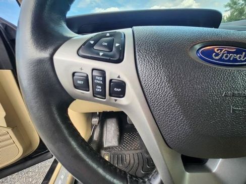 Used 2013 Ford Taurus Limited FWD image 12