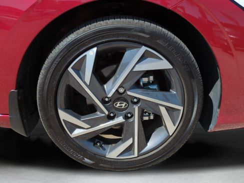 Certified 2025 Hyundai Elantra SEL FWD image 26