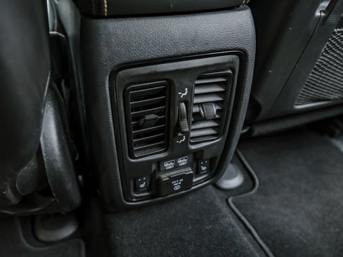 Used 2025 Dodge Durango R/T AWD/4WD image 39