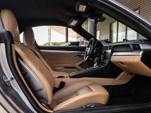 Certified 2017 Porsche 911 Carrera 4S AWD/4WD image 38
