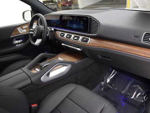 Used 2025 Mercedes-Benz GLS 450 GLS 450 image 15