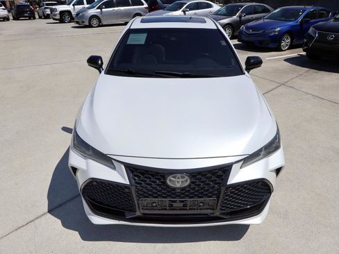 Used 2019 Toyota Avalon Touring FWD image 11