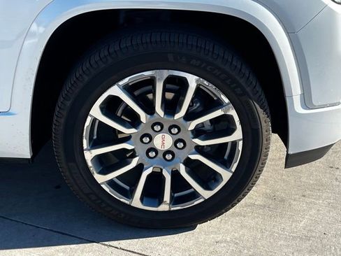 Used 2021 GMC Acadia Denali w/ Denali Technology Package image 7