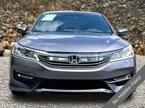Used 2017 Honda Accord Sport image 3