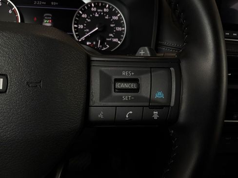 Used 2025 Nissan Rogue SV FWD image 34