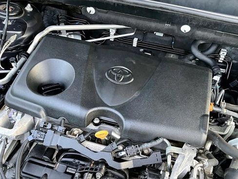 Used 2019 Toyota RAV4 XLE image 28