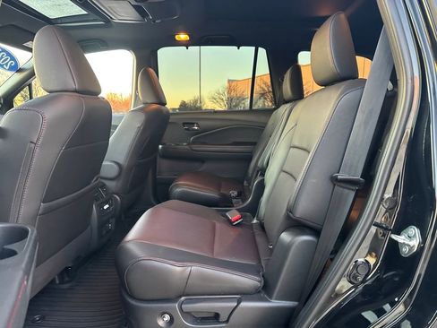 Used 2021 Honda Pilot Black Edition image 16