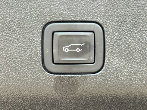 Used 2023 GMC Yukon XL Denali Ultimate w/ LPO, Floor Liner Package AWD/4WD image 37