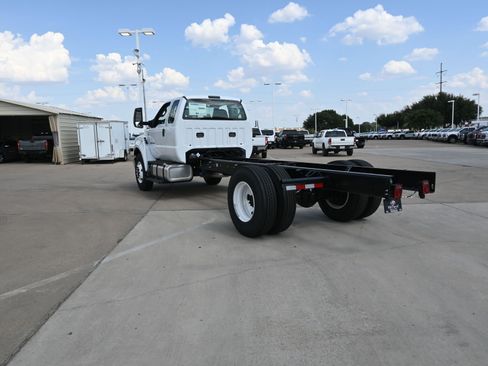 New 2026 Ford F650 2WD SuperCab Super Duty image 5