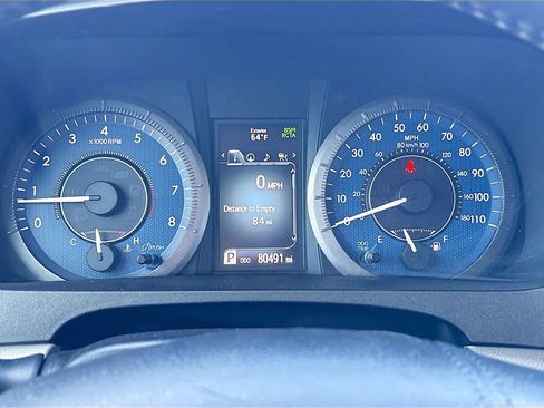 Used 2020 Toyota Sienna XLE w/ XLE Navigation Package image 12