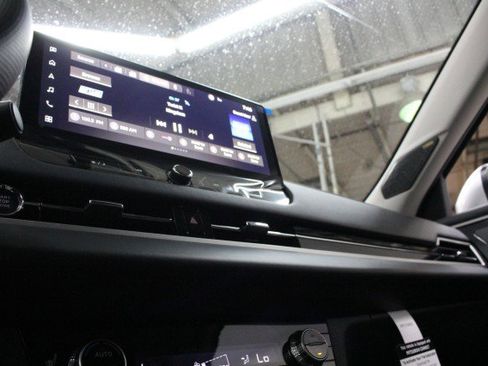 New 2026 Mitsubishi Outlander SE FWD image 12