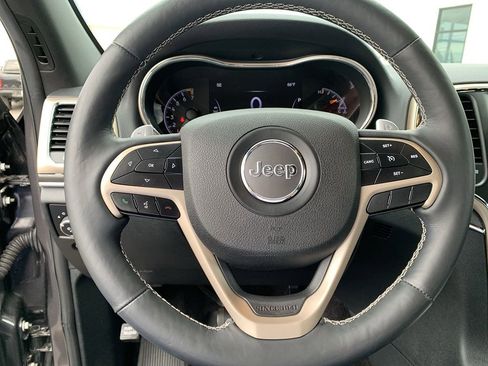 Used 2017 Jeep Grand Cherokee Limited image 19