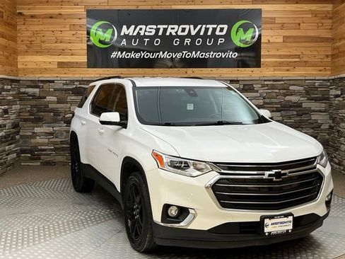 Used 2020 Chevrolet Traverse LT w/ Driver Confidence II Package AWD/4WD image 2