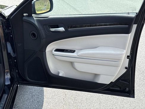 Used 2021 Chrysler 300 Touring L RWD image 27
