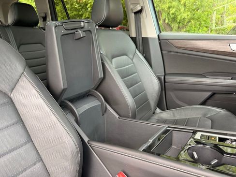 Used 2024 Volkswagen Atlas SEL AWD/4WD image 40