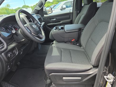 New 2026 RAM 1500 Tradesman AWD/4WD image 4