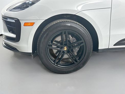 Certified 2022 Porsche Macan AWD/4WD image 11