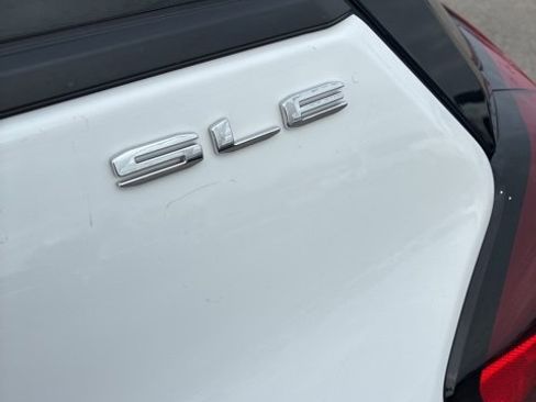 Used 2024 GMC Terrain SLE image 11