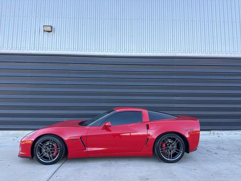 Used 2007 Chevrolet Corvette Z06 w/ Preferred Equipment Group image 4