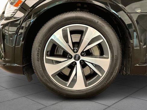 Used 2024 Audi Q8 e-tron Premium Plus w/ Premium Plus Package image 9