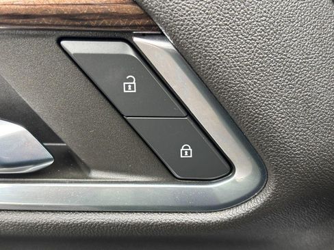 Used 2023 Chevrolet Silverado 1500 LT Trail Boss w/ LPO, Dark Essentials Package image 25