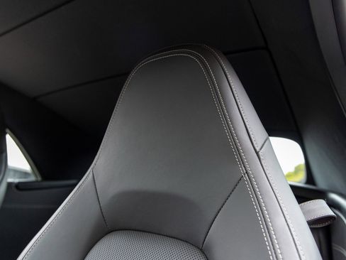 Certified 2022 Porsche 911 Carrera image 33