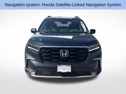 Used 2023 Honda Pilot Touring image 2