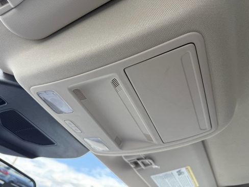 Used 2020 Ford Escape SE image 24