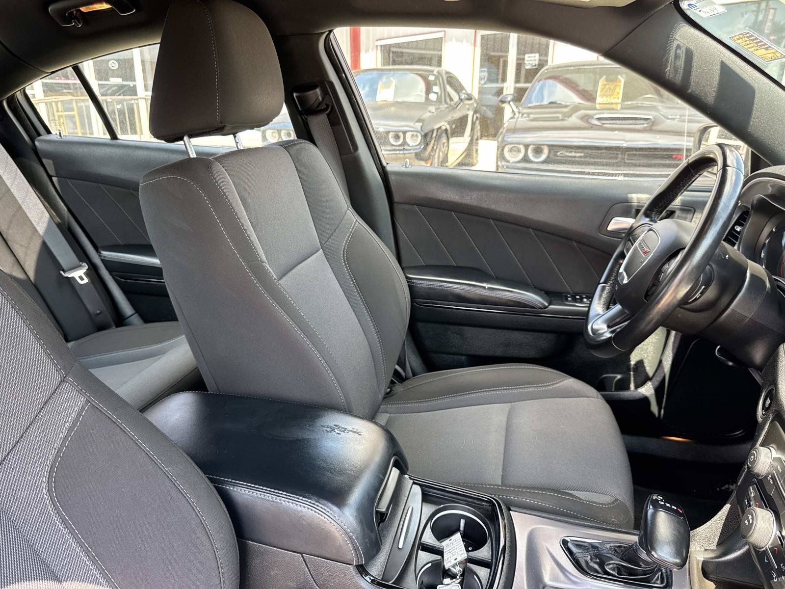 Used 2022 Dodge Charger SXT w/ Blacktop Package RWD image 10