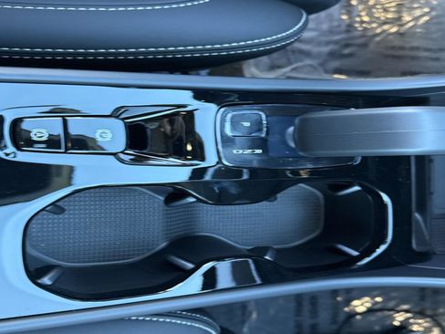 New 2026 Volvo XC40 B5 Ultra w/ Climate Package image 25