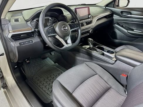 Used 2023 Nissan Altima 2.5 SV image 7