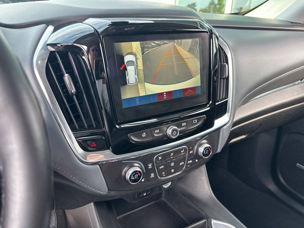 Used 2019 Chevrolet Traverse LT w/ LT Premium Package AWD/4WD image 7