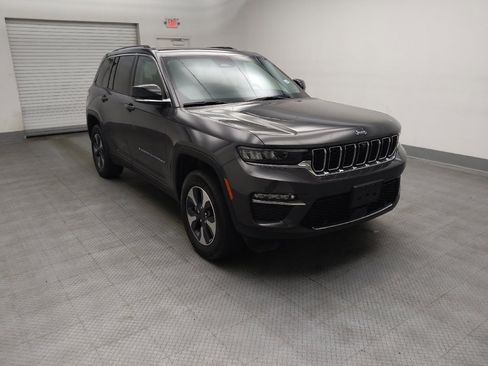Used 2023 Jeep Grand Cherokee 4WD 4xe w/ Luxury Tech Group II image 13