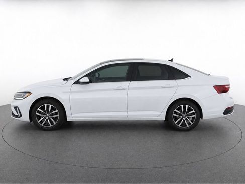 Used 2025 Volkswagen Jetta SE FWD image 33