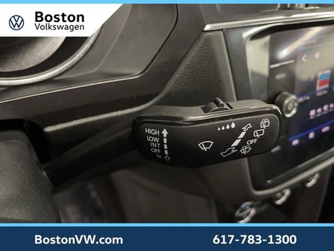 Certified 2021 Volkswagen Tiguan SE w/ Panoramic Sunroof Package image 19