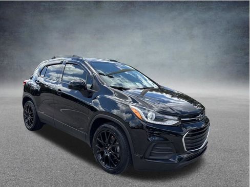 Used 2022 Chevrolet Trax LT w/ Midnight Edition image 7