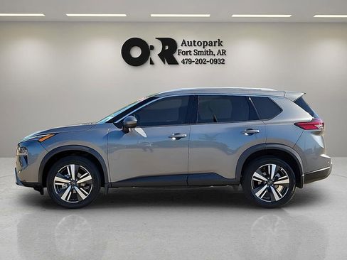 Used 2024 Nissan Rogue SL w/ SL Premium Package FWD image 3